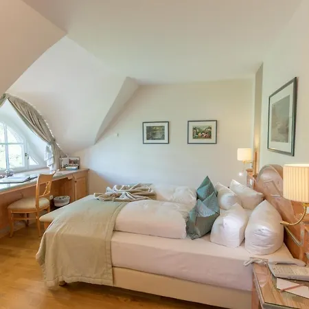 Hotel Romantik Namenlos 4*