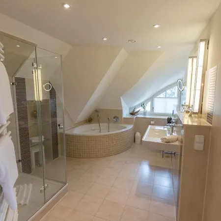 Romantik Namenlos Szálloda Ahrenshoop